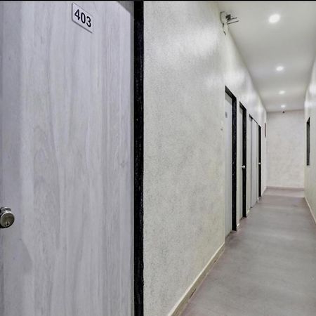 Hotel Unicorn, Súrat Exteriér fotografie