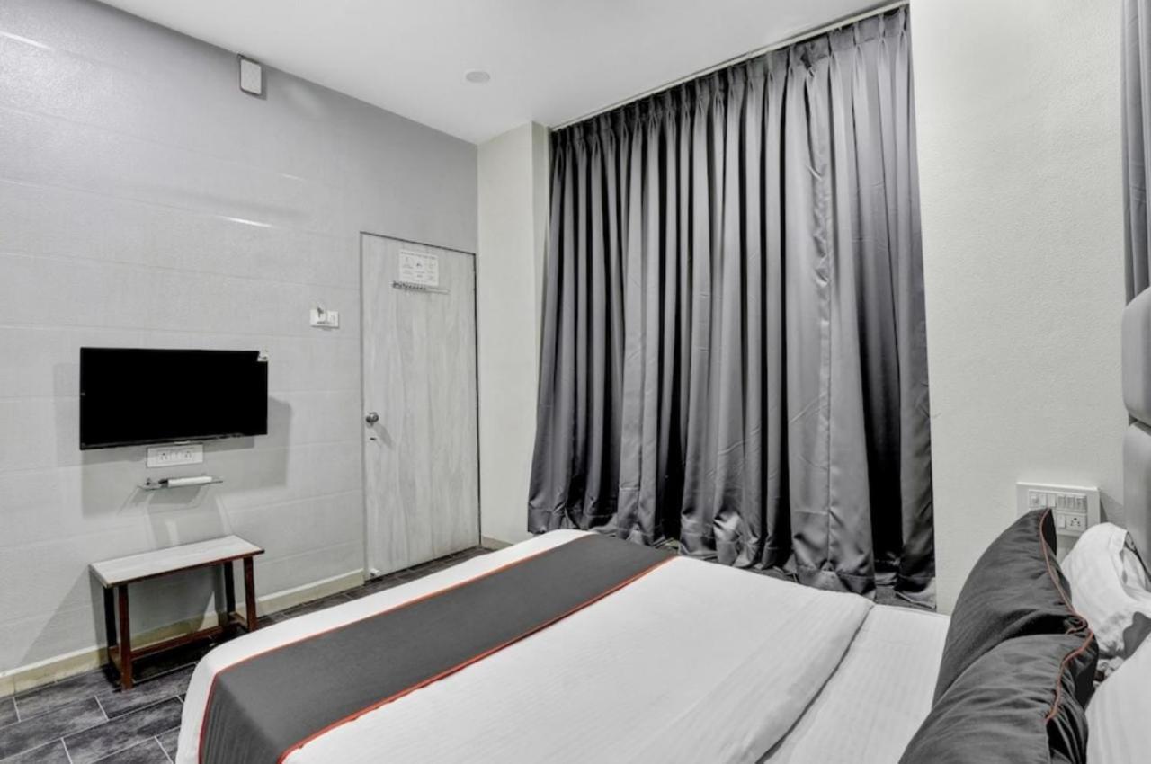 Hotel Unicorn, Súrat Exteriér fotografie